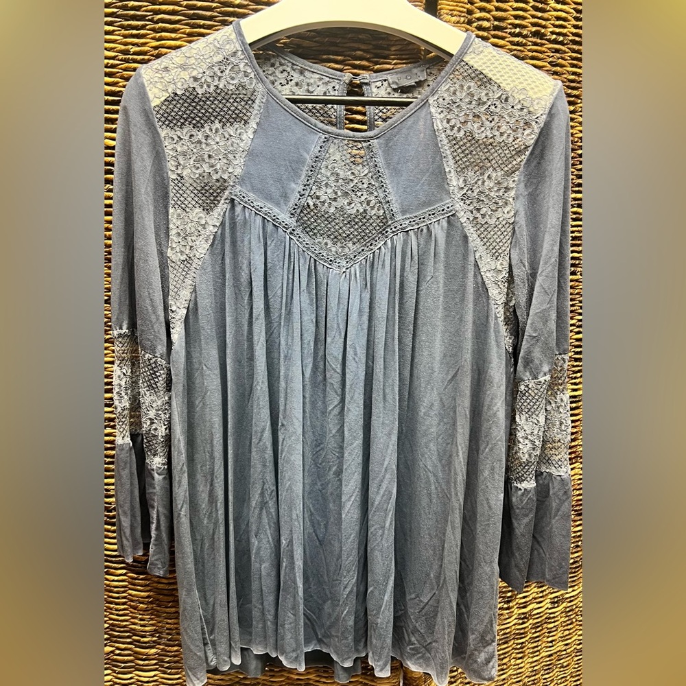 POL Blue/Grey Blouse-‎ Lace, Size: Small
